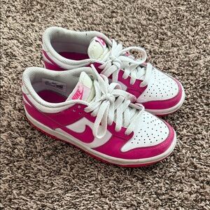 Nike Kids Sneakers in Pink and White